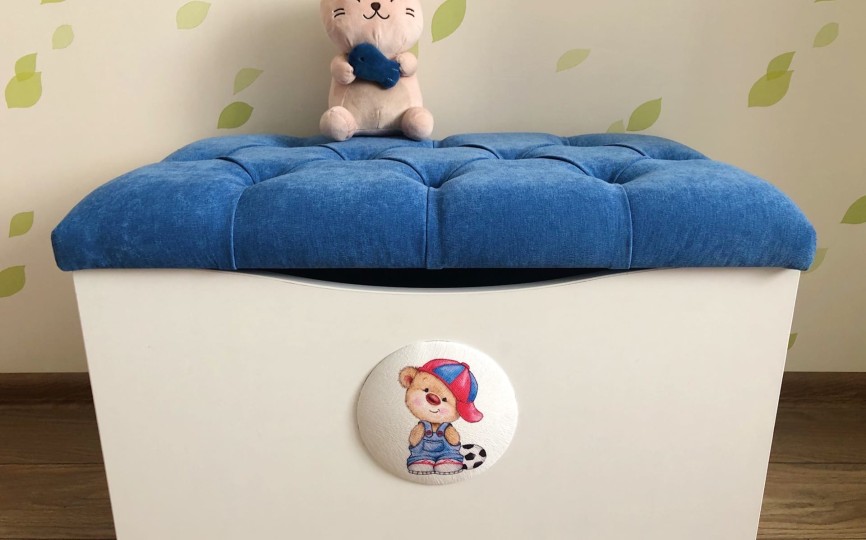 Ящик для игрушек с каретной стяжкой