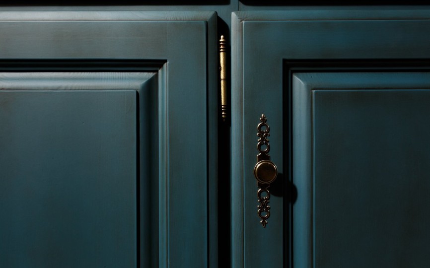 Комод Бьёрт  на круглых ножках 1-10