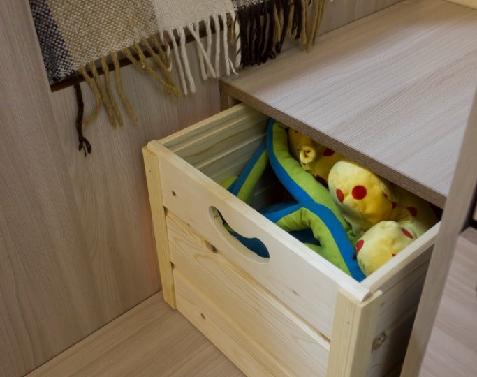 Ящик к ступеням