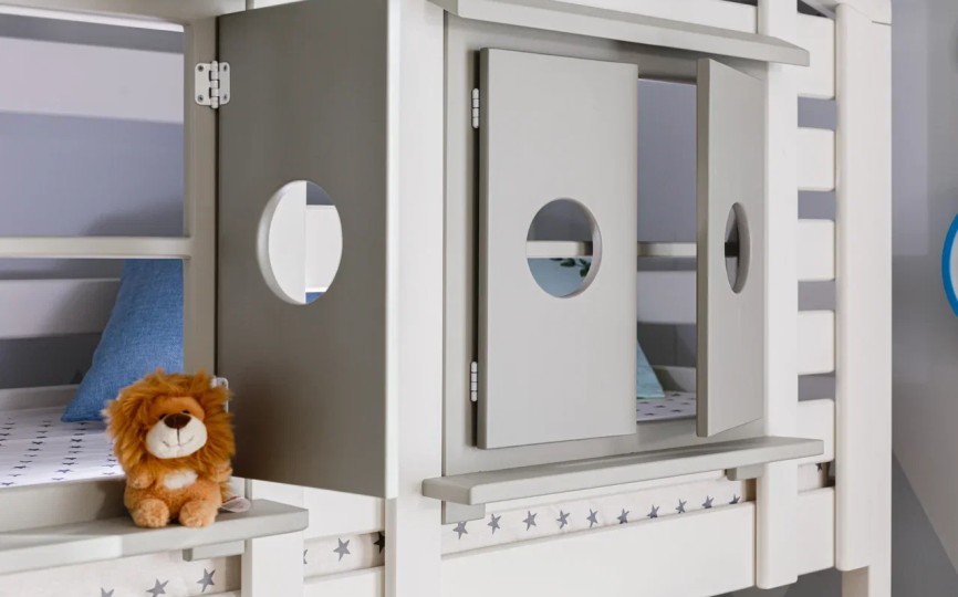 Детская комната Тимберика Кидс №11 с кроватью-чердаком и столиком