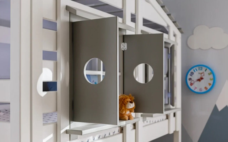 Детская комната Тимберика Кидс №11 с кроватью-чердаком и столиком