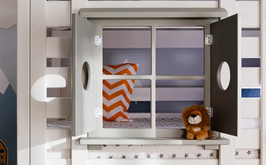 Детская комната Тимберика Кидс №11 с кроватью-чердаком и столиком