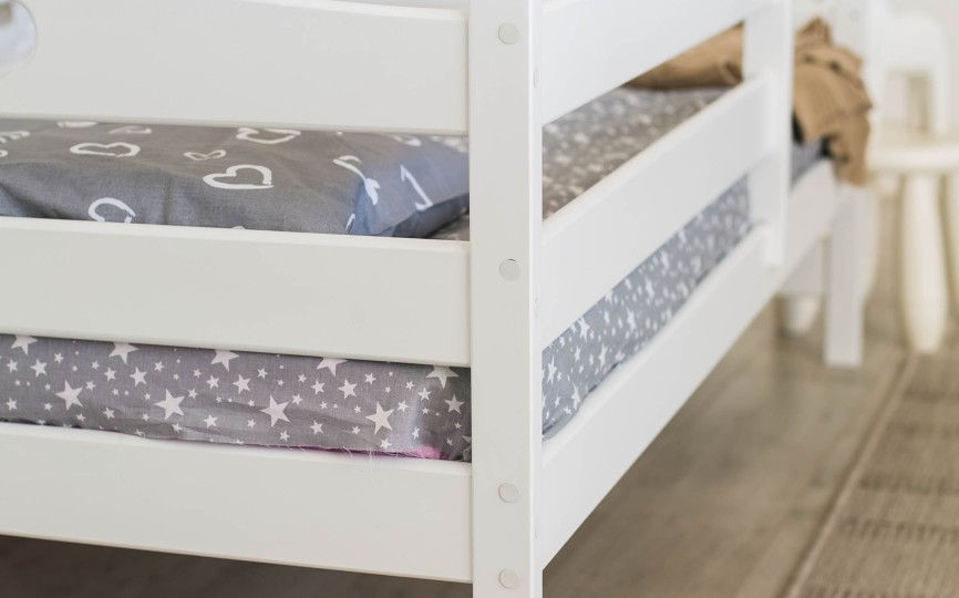 Кровать софа с ящиками Сердечко ЭКО массив березы, цвет белый.