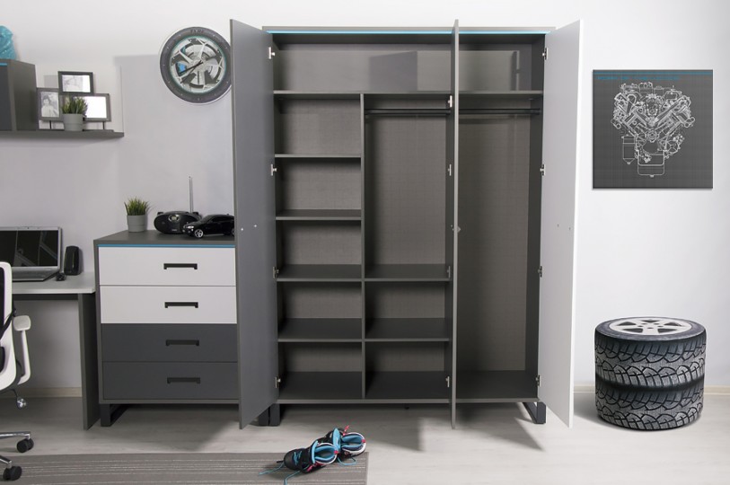 Шкаф 3-х дверный "Карбон"