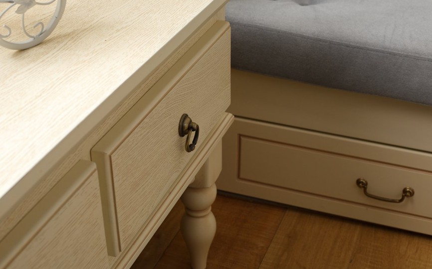 Тумба Бьёрт на высоких ножках под ТВ 1-18