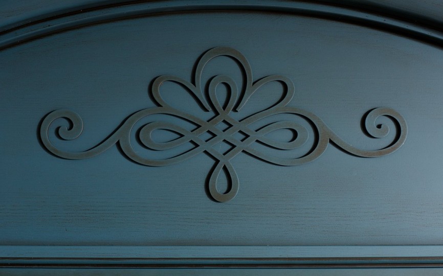 Сервант трехдверный Валенсия 2-51 на высоких ножках