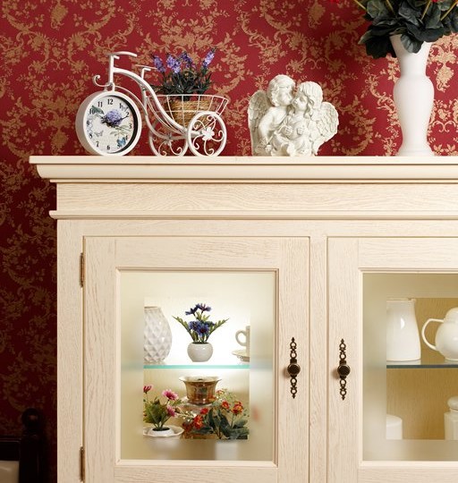 Сервант двухдверный Бьёрт на круглых ножках 1-19