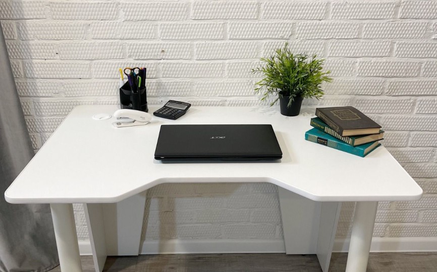 Стол компьютерный универсальный