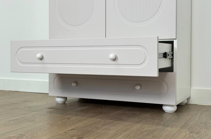 Шкаф двухдверный Милана Шкаф двухдверный Милана