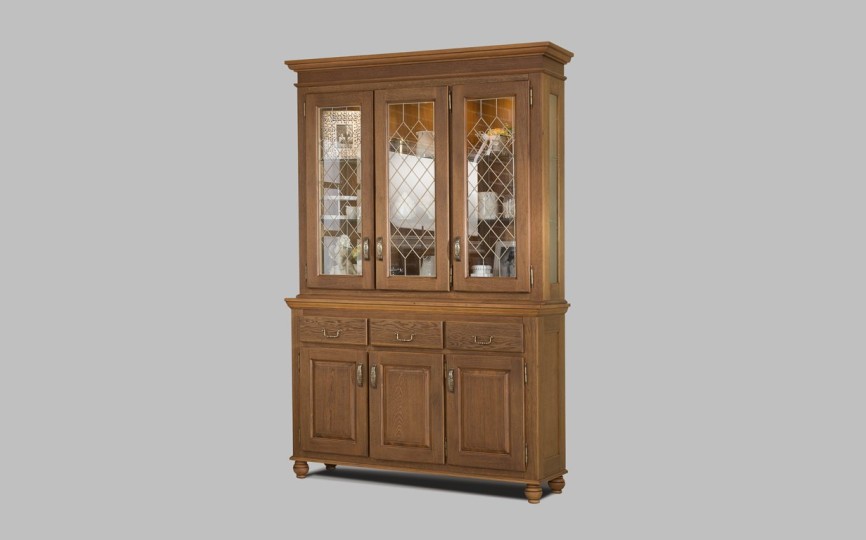 Буфет трехдверный высокий Бьёрт на круглых ножках 1-30