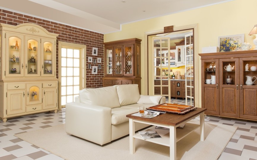 Буфет трехдверный высокий Бьёрт на круглых ножках 1-30