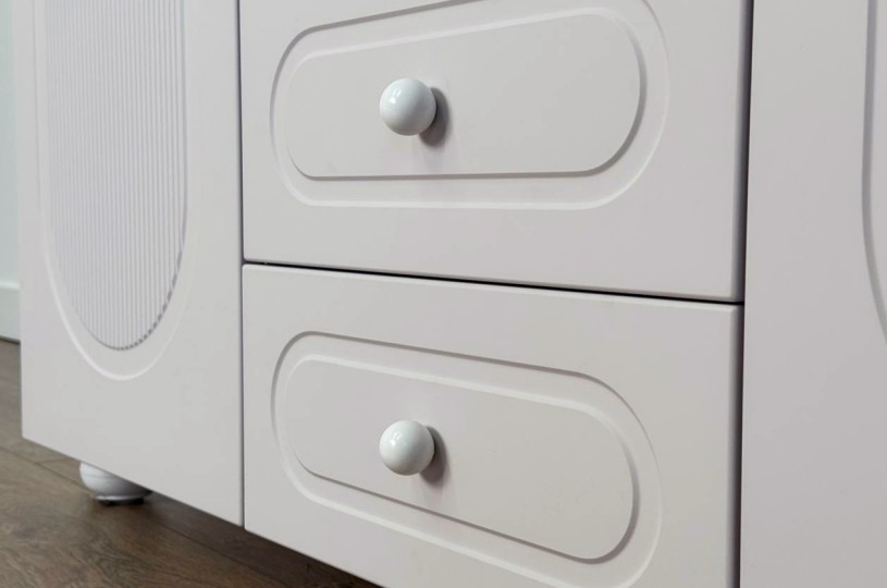 Шкаф трехдверный Милана с зеркалом Шкаф трехдверный Милана с зеркалом