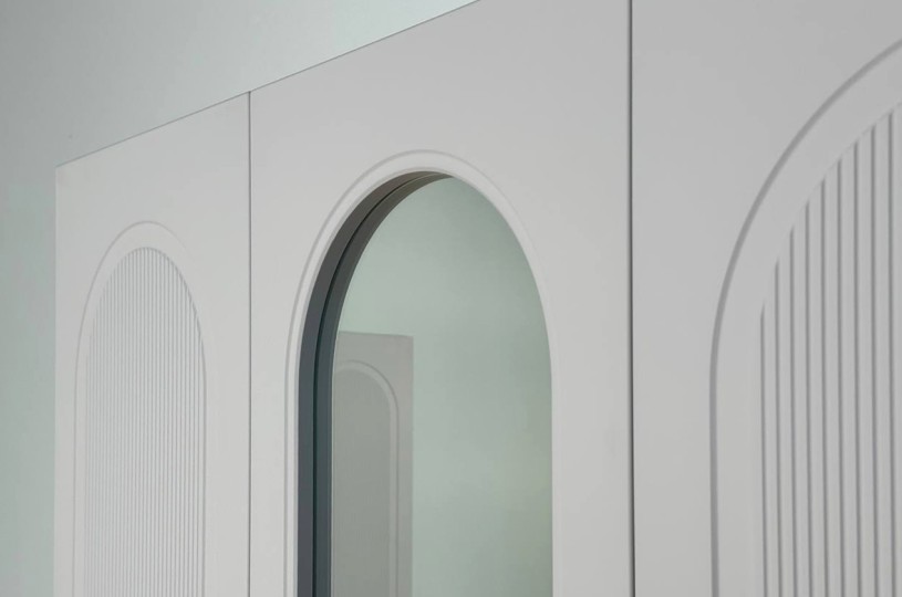 Шкаф трехдверный Милана с зеркалом Шкаф трехдверный Милана с зеркалом