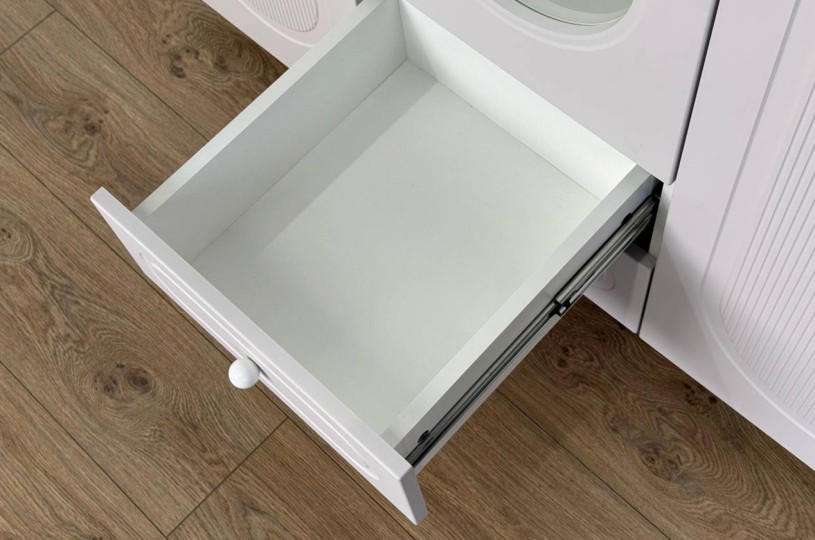 Шкаф трехдверный Милана с зеркалом Шкаф трехдверный Милана с зеркалом