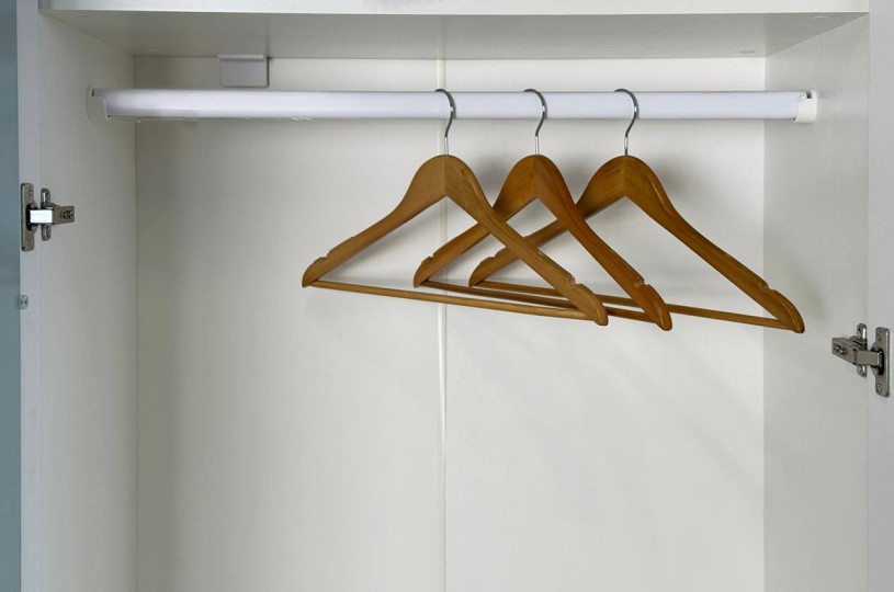 Шкаф трехдверный Милана с зеркалом Шкаф трехдверный Милана с зеркалом