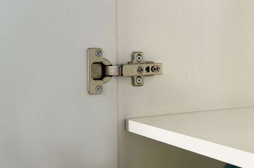 Шкаф трехдверный Милана с зеркалом Шкаф трехдверный Милана с зеркалом