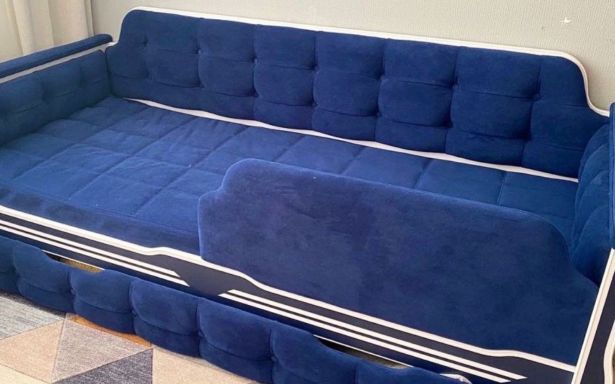 Детская кровать "Спорт" 180 с двумя ящиками  