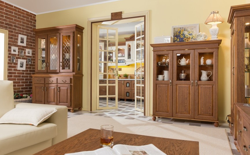 Сервант трехдверный Бьёрт на круглых ножках 1-31