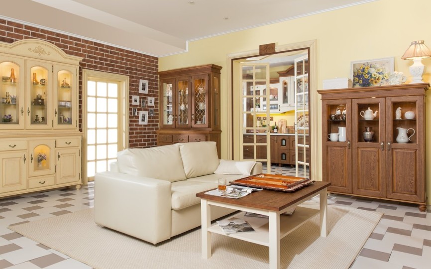 Сервант трехдверный Бьёрт на круглых ножках 1-31