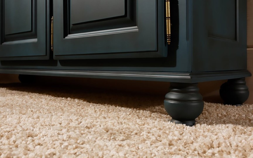 Сервант трехдверный Валенсия 2-64 на круглых ножках