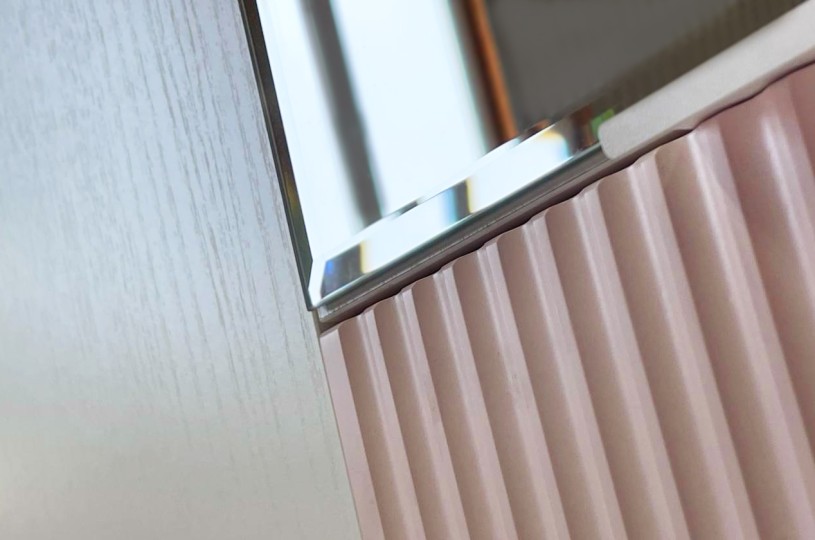 Шкаф трехдверный Зефир с зеркалом