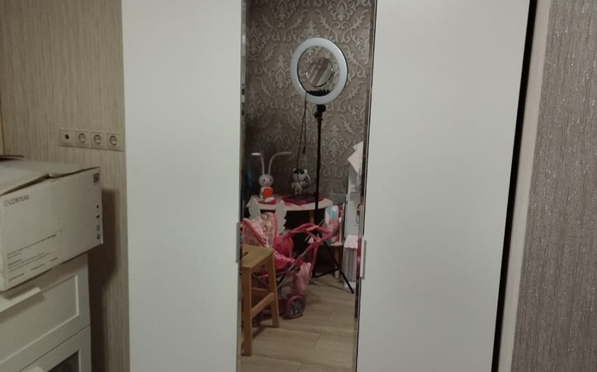 Шкаф трехдверный Зефир с зеркалом Шкаф трехдверный Зефир с зеркалом