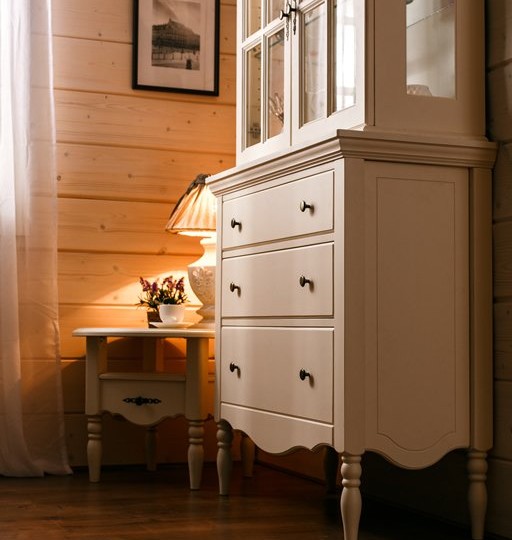 Буфет  двухдверный Бьёрт на высоких ножках 1-36