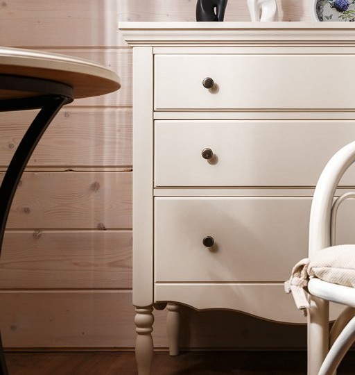 Комод Бьёрт на высоких ножках 1-37