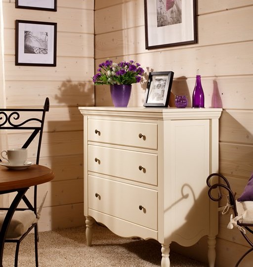 Комод Бьёрт на высоких ножках 1-37