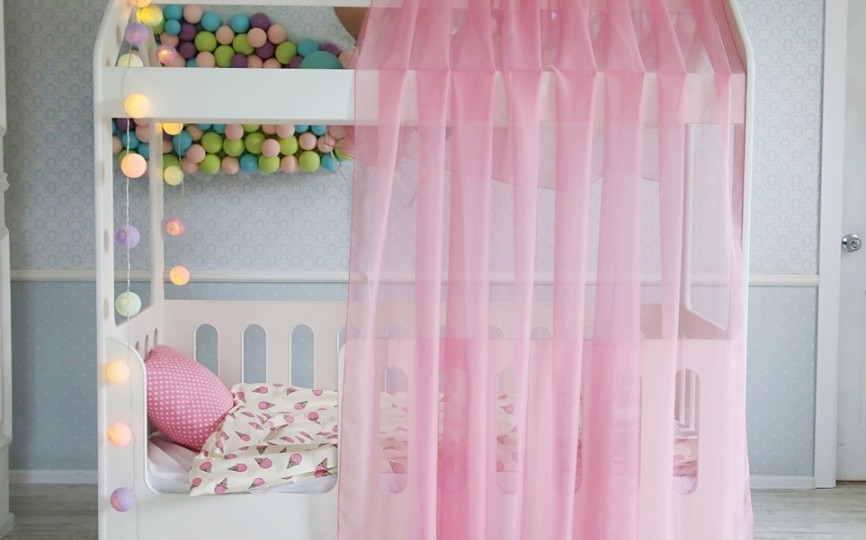 Кроватка-домик из ЛДСП с ящиком, белая Кроватка-домик из ЛДСП с ящиком, белая