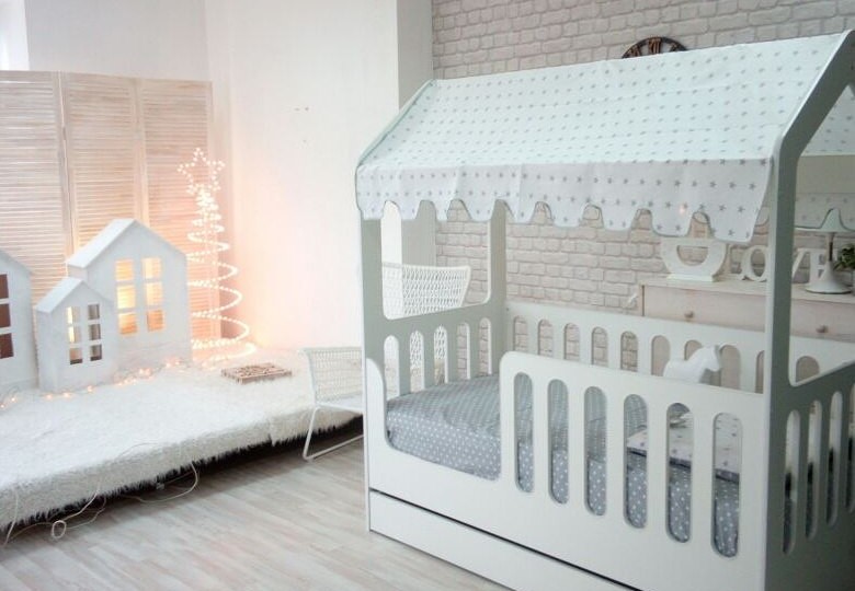 Кроватка-домик из ЛДСП с ящиком, белая Кроватка-домик из ЛДСП с ящиком, белая