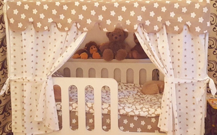 Кроватка-домик из ЛДСП с ящиком, белая Кроватка-домик из ЛДСП с ящиком, белая