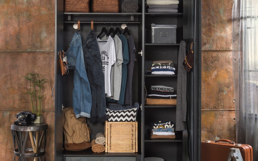 Трехдверный шкаф "Dark Metal", DM-1002