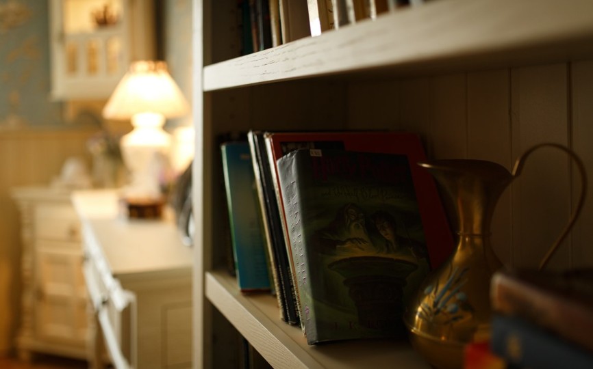 Стеллаж Бьёрт на высоких ножках 1-39