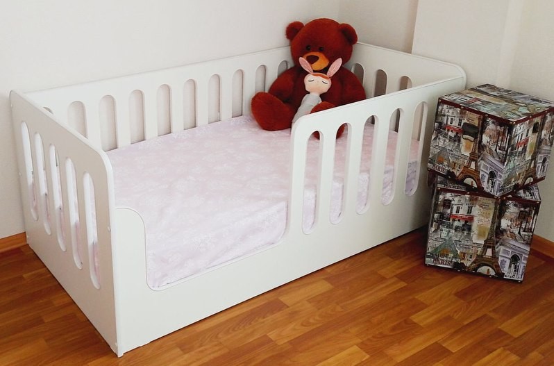 Кроватка из ЛДСП, укороченная (вертикаль)