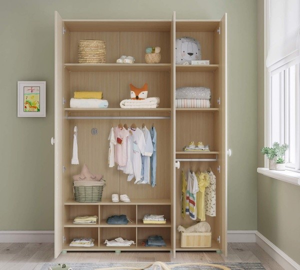 Трехдверный шкаф Montes Natural Трехдверный шкаф Montes Natural