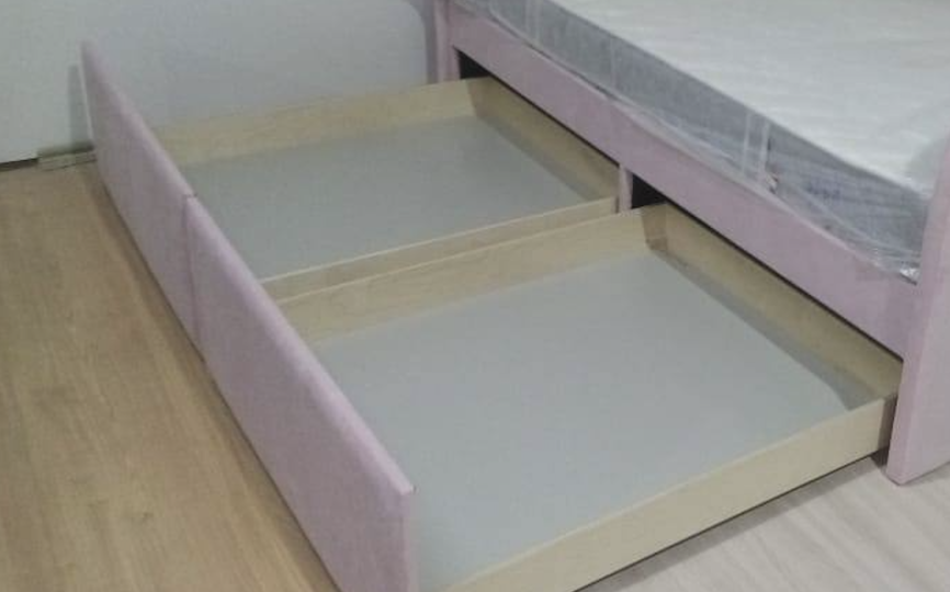 Кровать мягкая Китти, изголовье с ушками