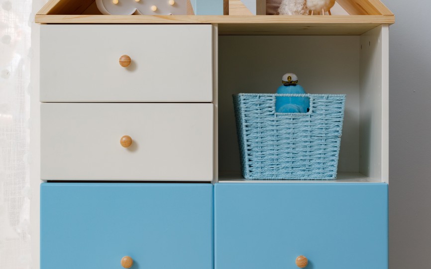 Комод - квадрат с одной открытой полкой Тимберика Кидс №8 на ножках