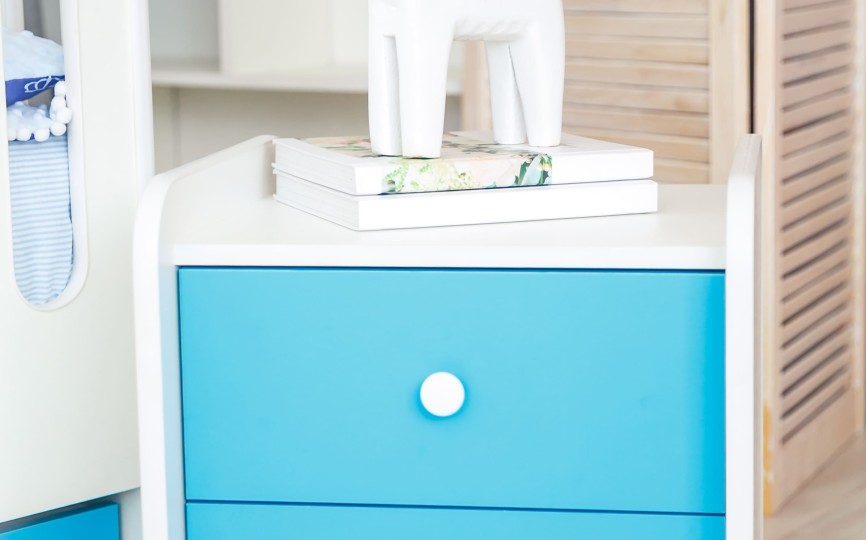 Тумба с ящиками