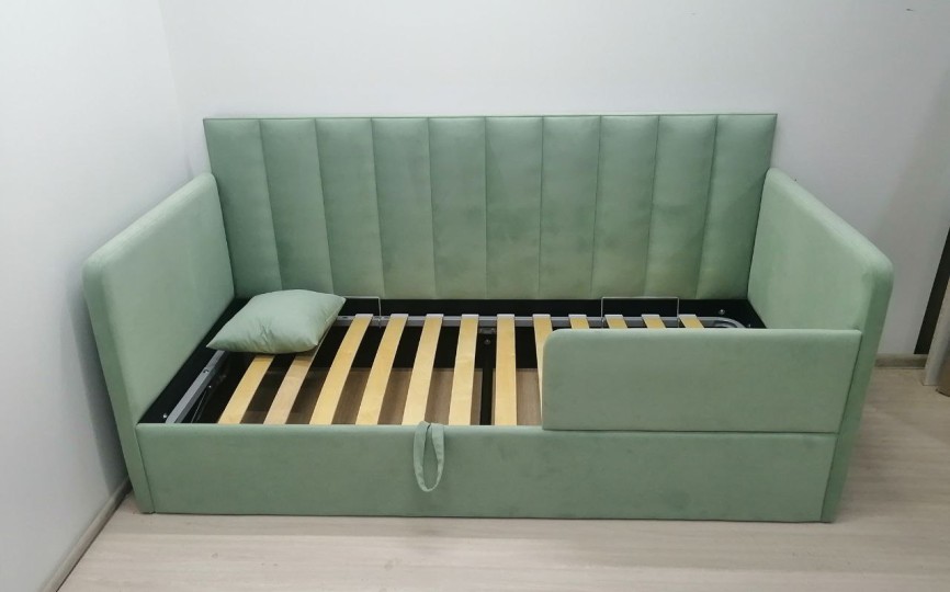 Кровать диван Гринч