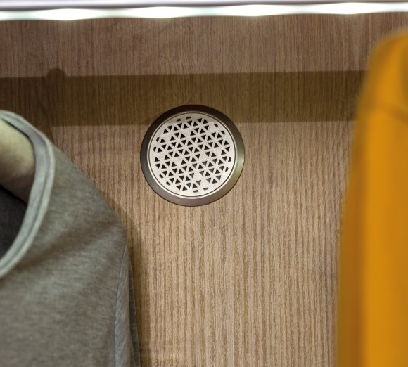 Шкаф трехдверный "Black", BL-1002