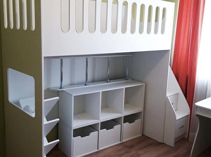 Кровать чердак с нишей и высоким бортиком ДС-27