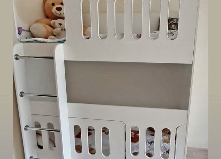 Кровать 2-ярусная cо сплошным бортом белая ДС-26/1