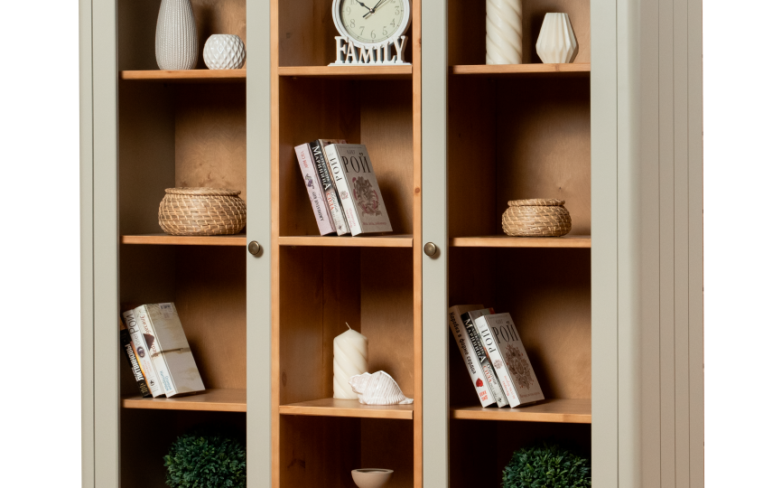 Шкаф книжный Грета №14 трехдверный застекленный низкий