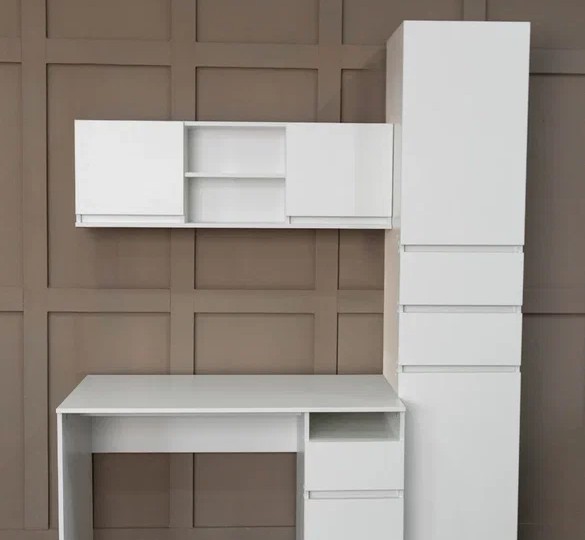 Стол письменный с ящиками