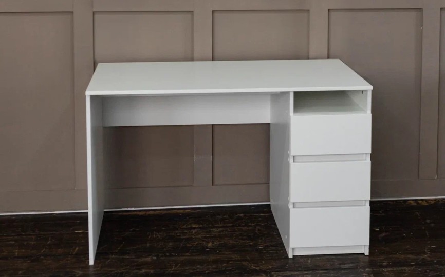 Стол письменный с ящиками