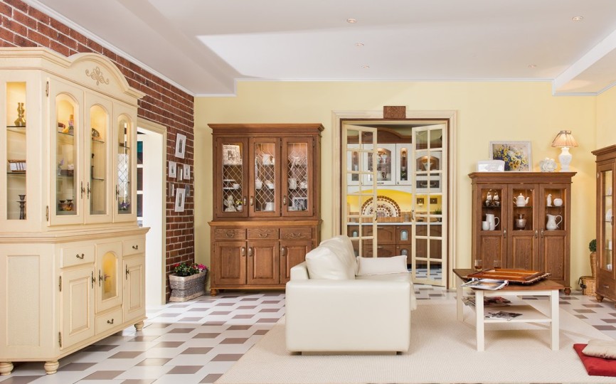 Сервант Валенсия трехдверный 2-6 на круглых ножках