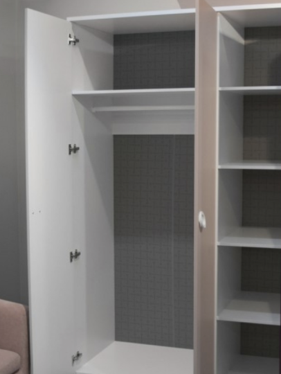 Шкаф 3-х створчатый