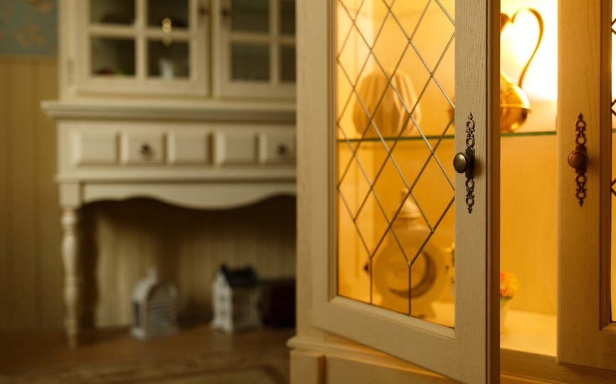 Сервант Валенсия двухдверный 2-11 на высоких ножках