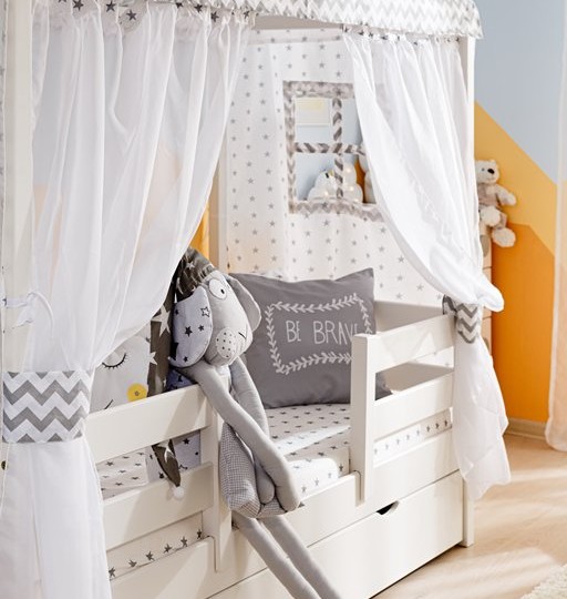 Кровать тахта с продольной крышей Тимберика Кидс N5